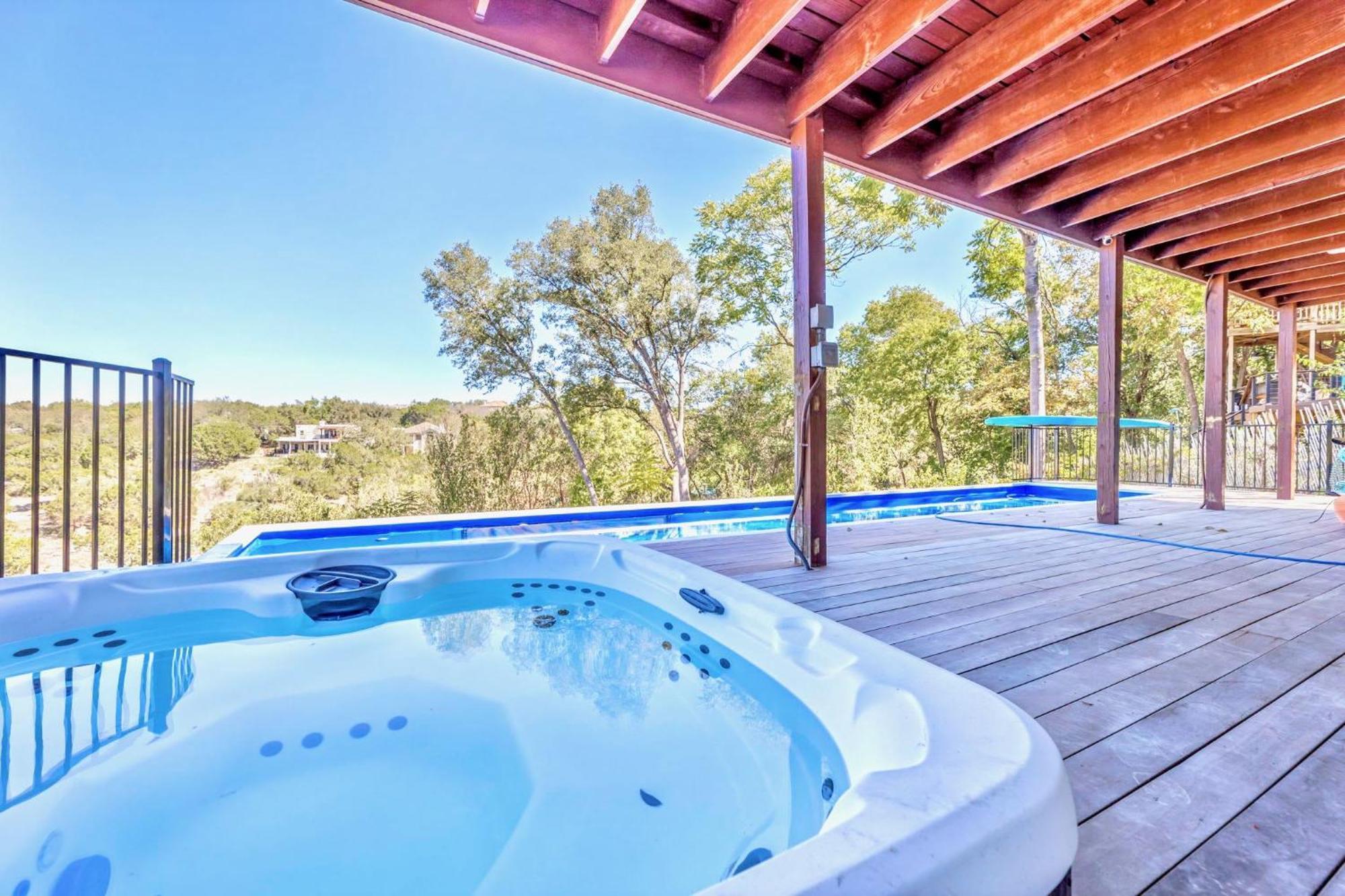 Upstay - Getaway - Pool & Hot Tub & Games * Austin