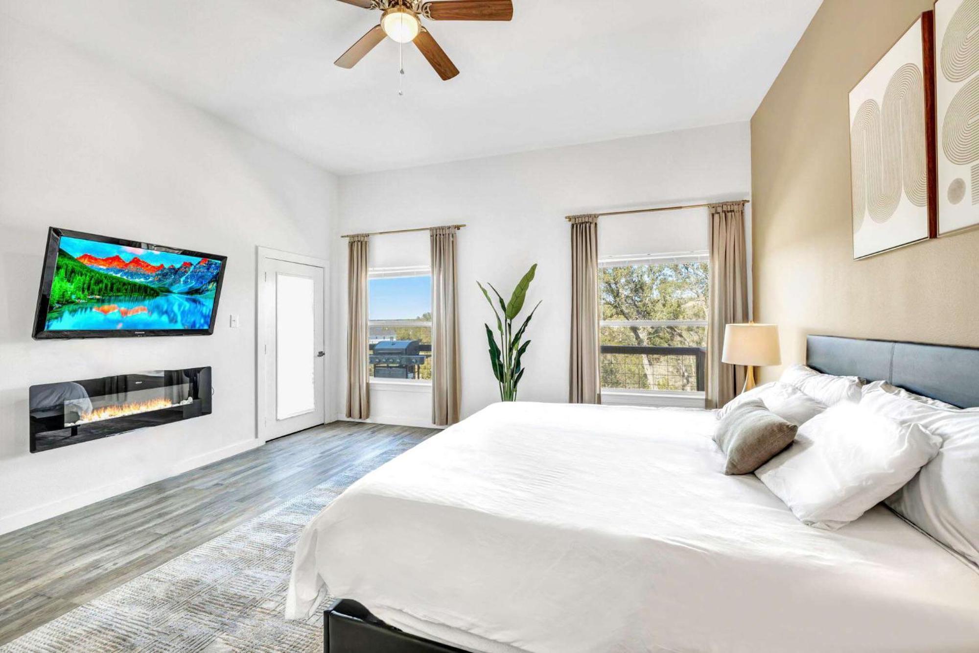 Holiday home Upstay - Getaway - Pool & Hot Tub & Games